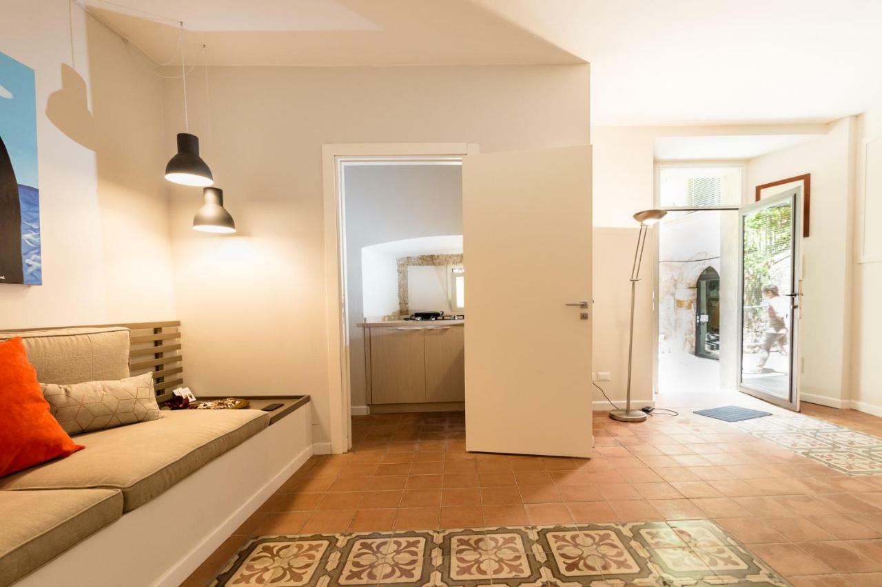 Palazzo Taranto Luxury Rooms カルタジローネ エクステリア 写真