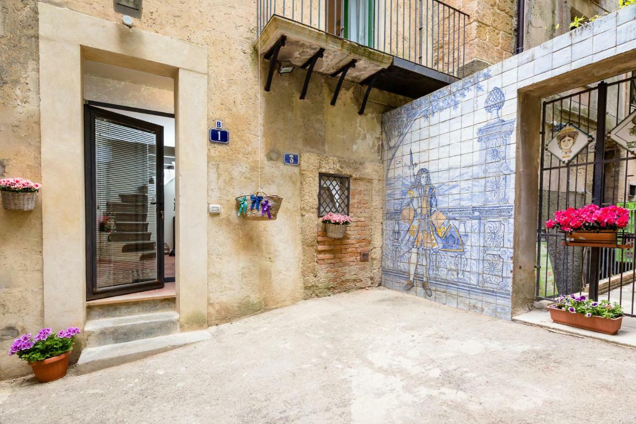 Palazzo Taranto Luxury Rooms カルタジローネ エクステリア 写真